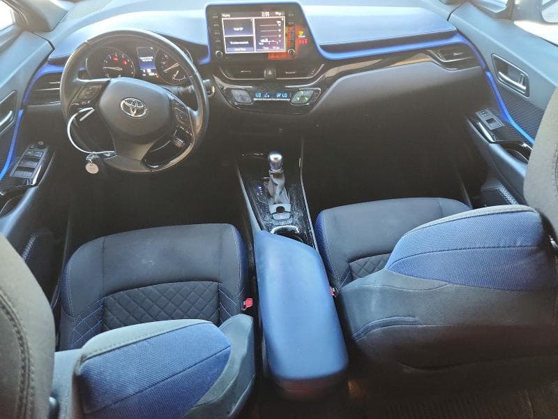 2022 TOYOTA C-HR XLE 8