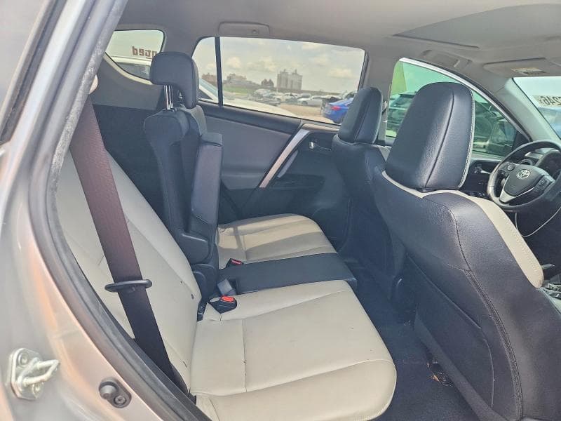 2018 TOYOTA RAV4 LIMITED 11