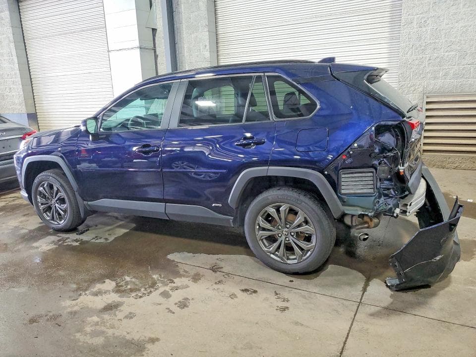 2024 TOYOTA RAV4 XLE PREMIUM 2