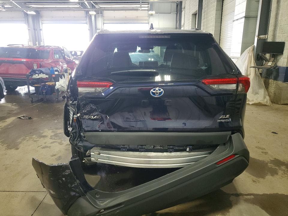 2024 TOYOTA RAV4 XLE PREMIUM 6