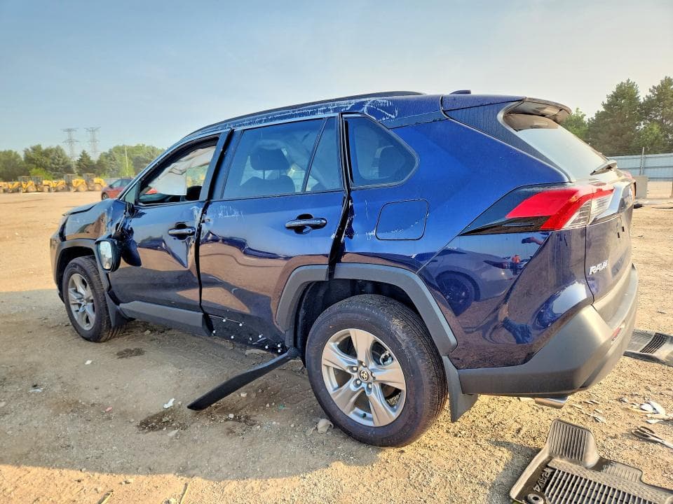 2025 TOYOTA RAV4 XLE 2