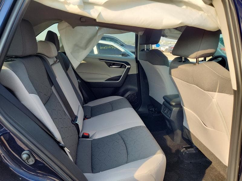 2025 TOYOTA RAV4 XLE 11