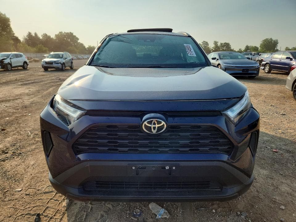 2025 TOYOTA RAV4 XLE 5