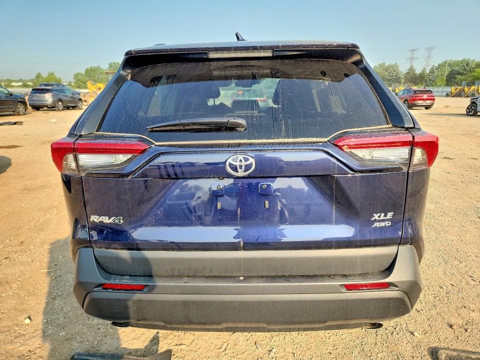 2025 TOYOTA RAV4 XLE 6