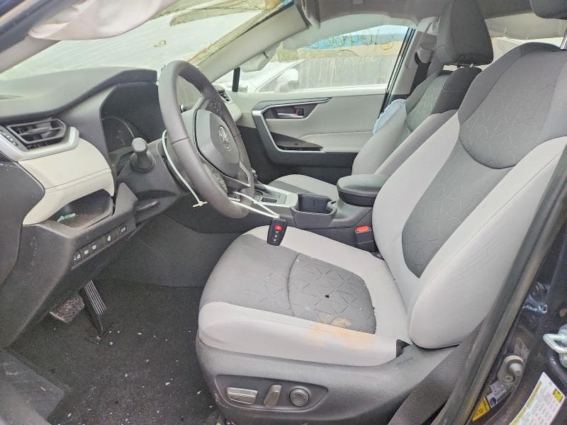 2025 TOYOTA RAV4 XLE 7