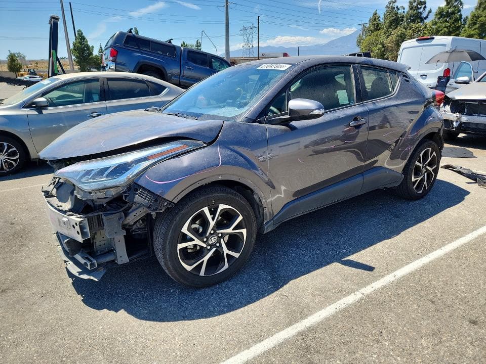 2021 TOYOTA C-HR XLE - 1