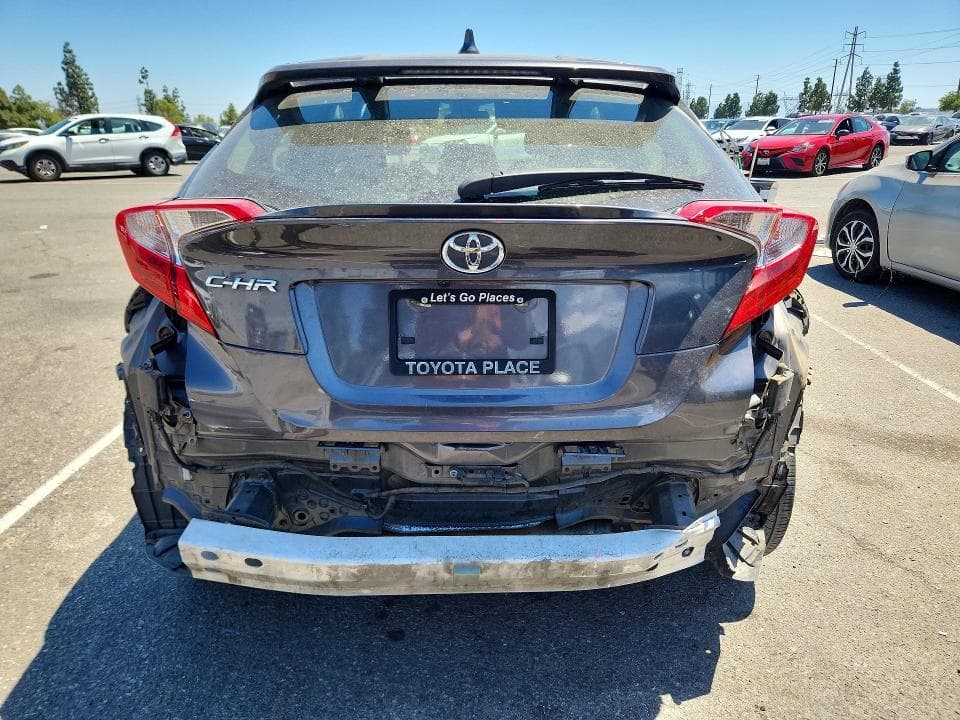 2021 TOYOTA C-HR XLE 6