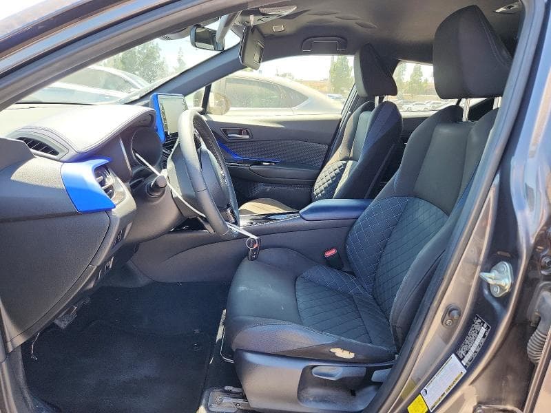 2021 TOYOTA C-HR XLE 7