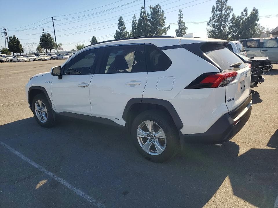 2021 TOYOTA RAV4 LE 2