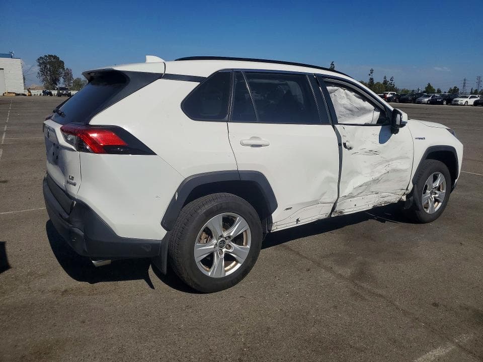 2021 TOYOTA RAV4 LE 3