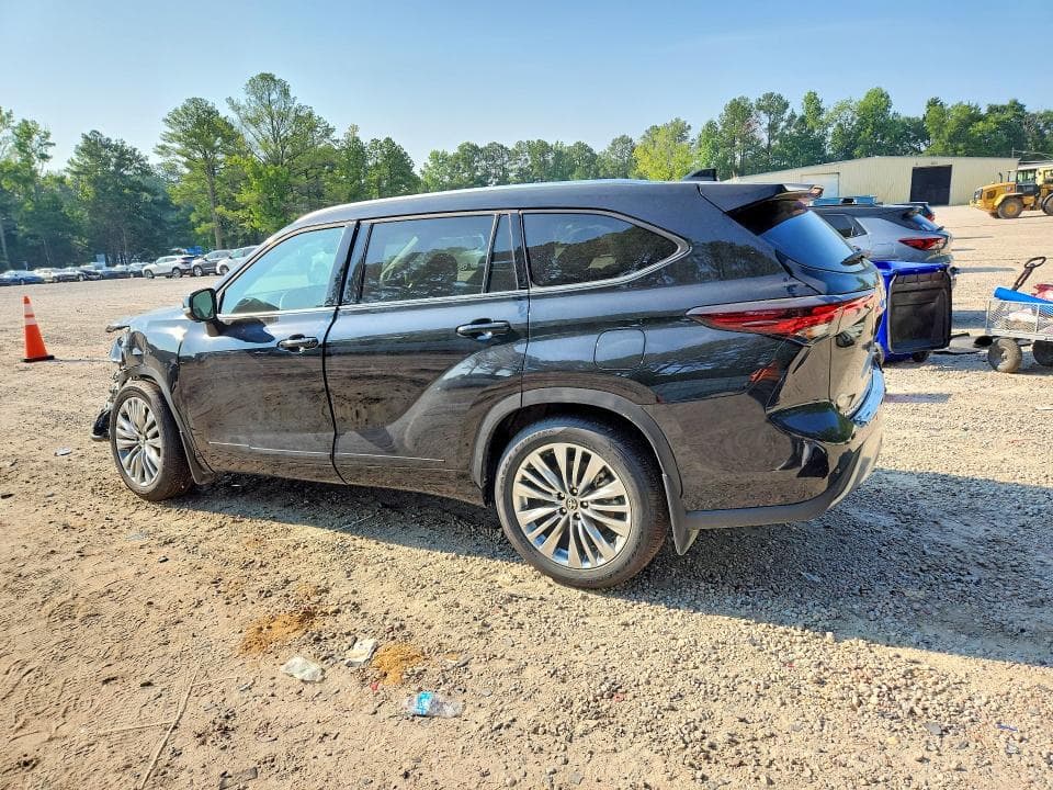 2026 TOYOTA HIGHLANDER PLATINUM 2