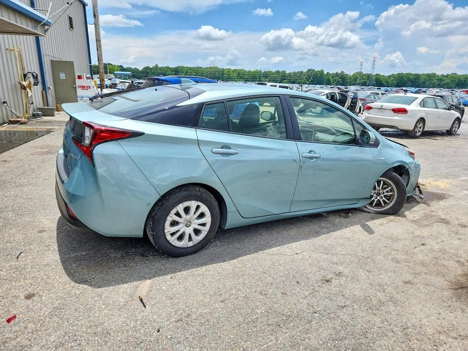 2021 TOYOTA PRIUS LE 3