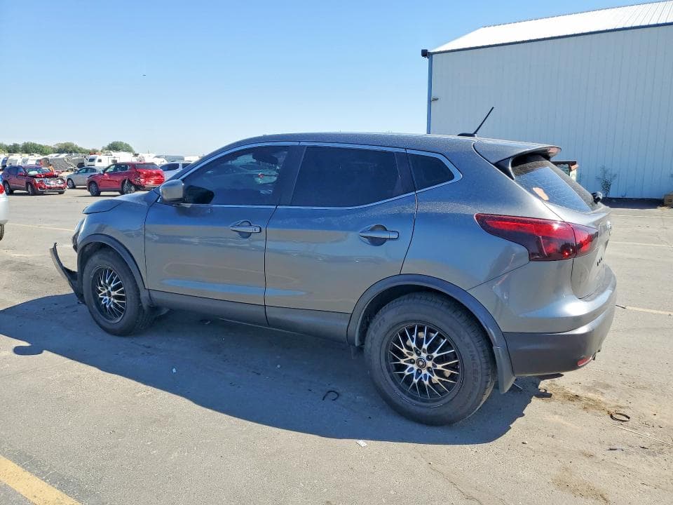 2018 NISSAN ROGUE SPORT S 2