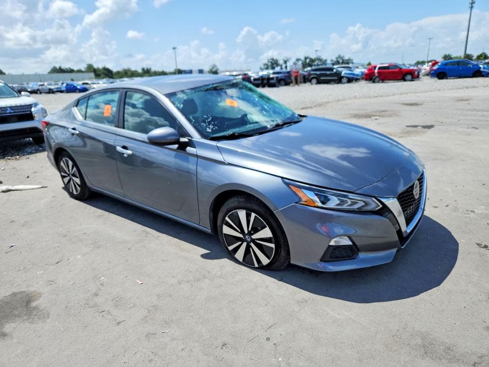 2022 NISSAN ALTIMA SV 4