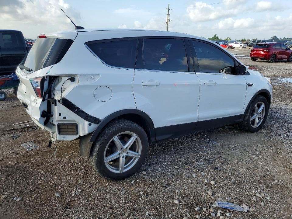 2017 FORD ESCAPE SE 3