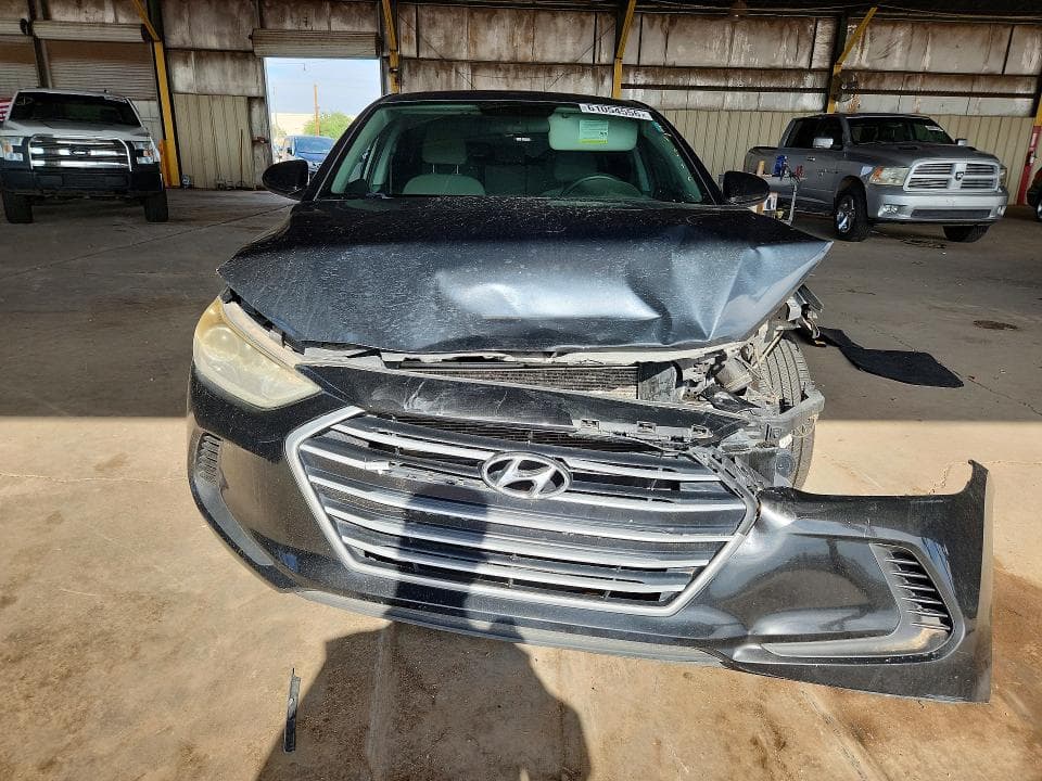2018 HYUNDAI ELANTRA SE SE 5