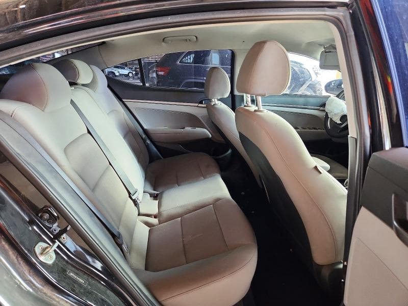 2018 HYUNDAI ELANTRA SE SE 10