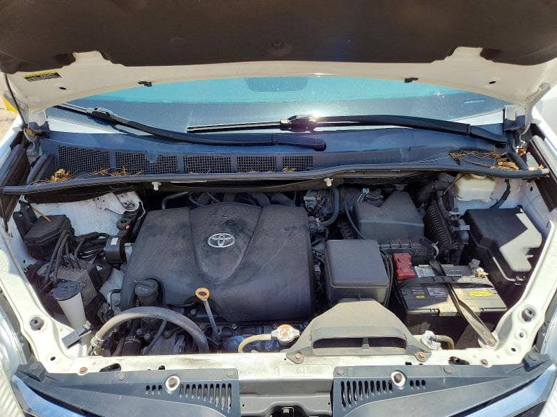 2020 TOYOTA SIENNA LE 12