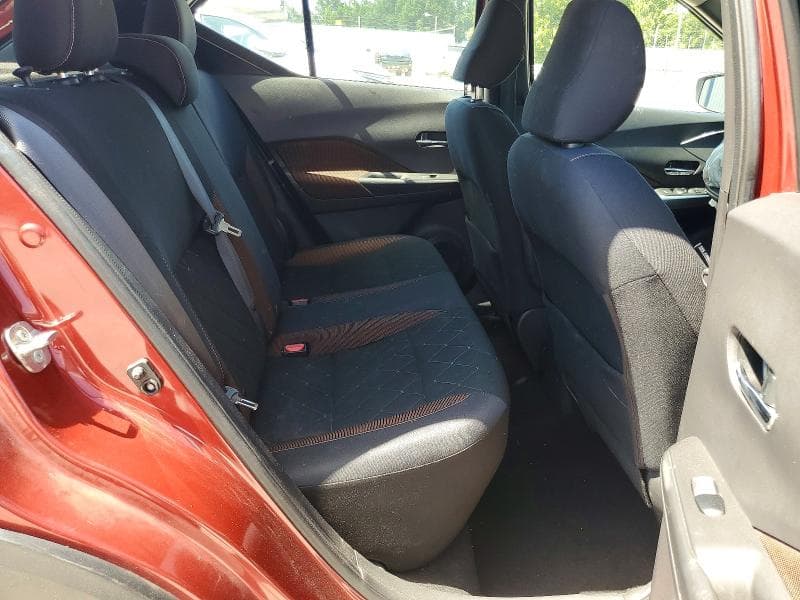 2018 NISSAN KICKS SR 11