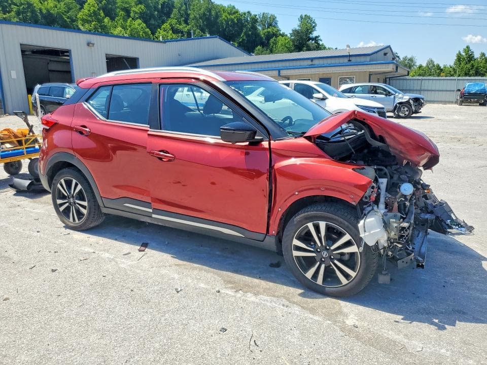 2018 NISSAN KICKS SR 4