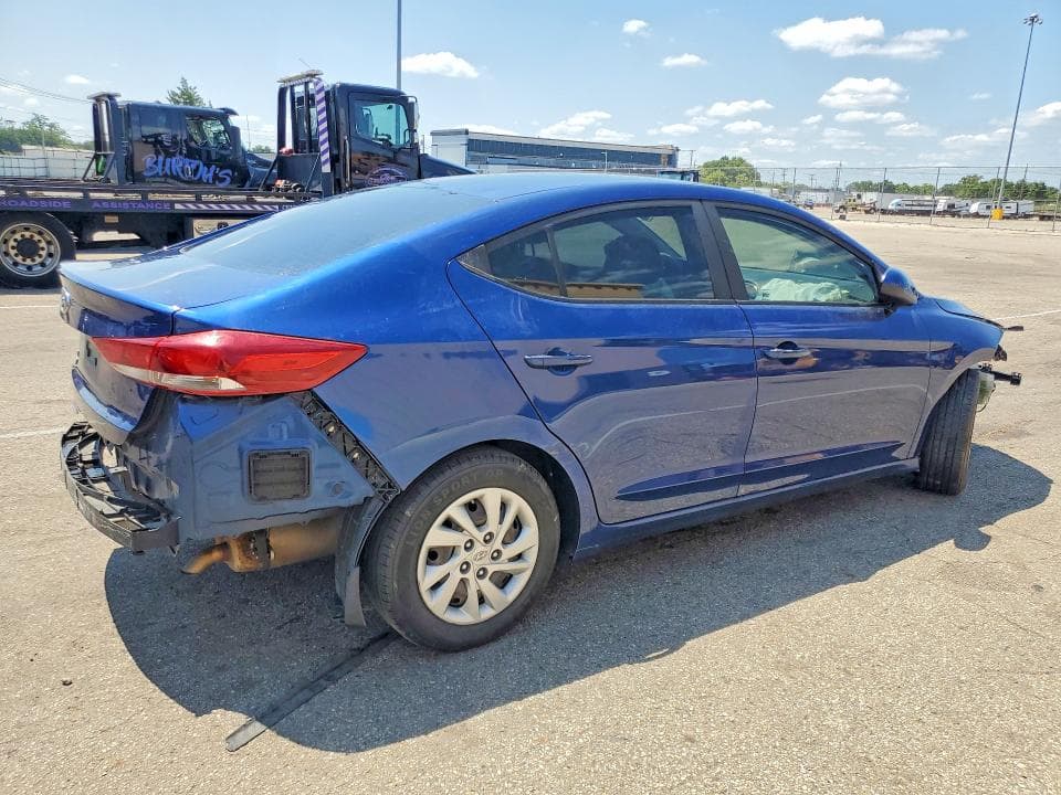 2018 HYUNDAI ELANTRA SE 3