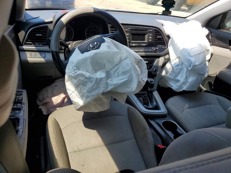 2018 HYUNDAI ELANTRA SE 8