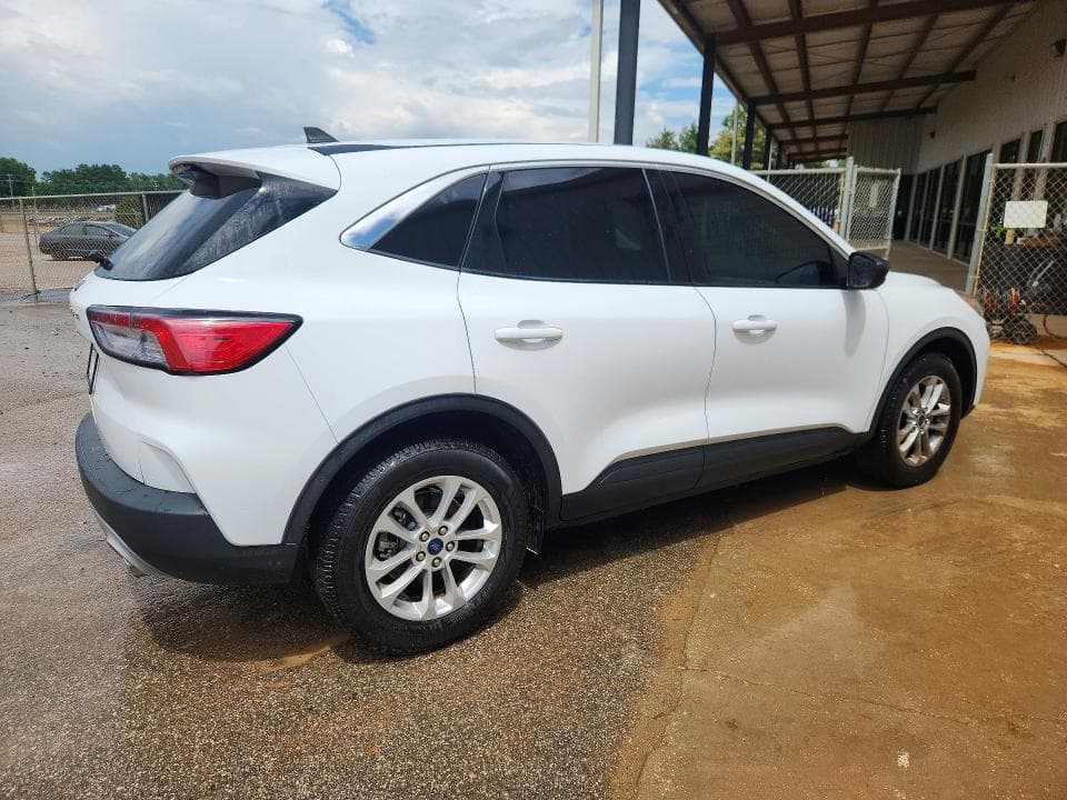 2022 FORD ESCAPE SE 3