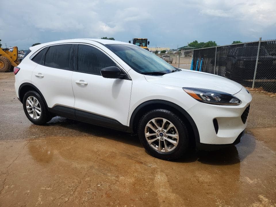 2022 FORD ESCAPE SE 4
