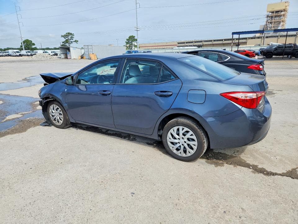 2017 TOYOTA COROLLA LE 3
