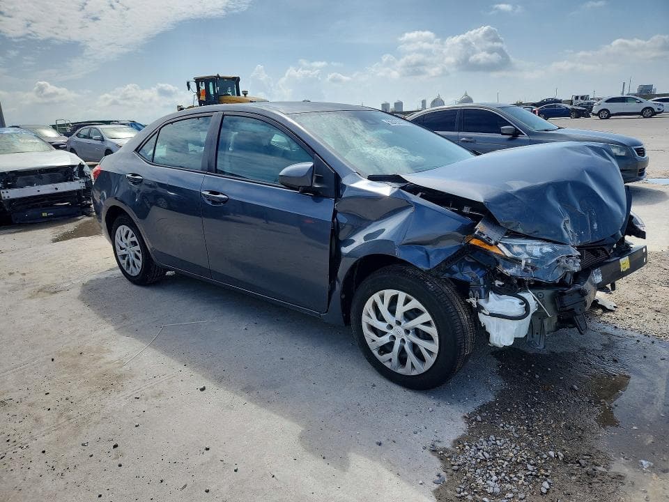 2017 TOYOTA COROLLA LE 8