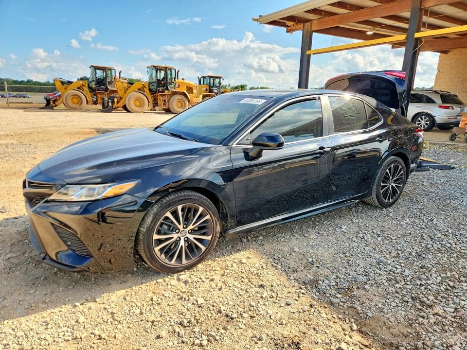 2019 TOYOTA CAMRY SE - 1