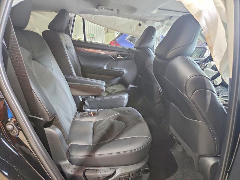 2026 TOYOTA HIGHLANDER HYBRID LIMITED 11
