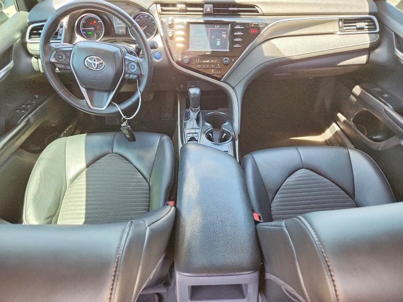 2020 TOYOTA CAMRY SE 8