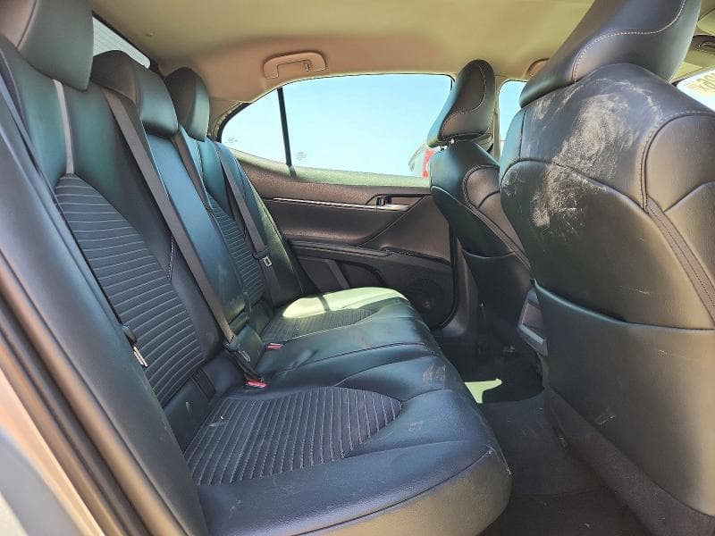 2020 TOYOTA CAMRY SE 10