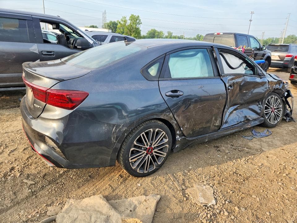2023 KIA FORTE GT 3