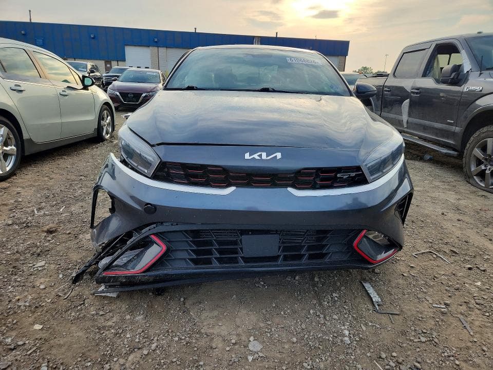 2023 KIA FORTE GT 5