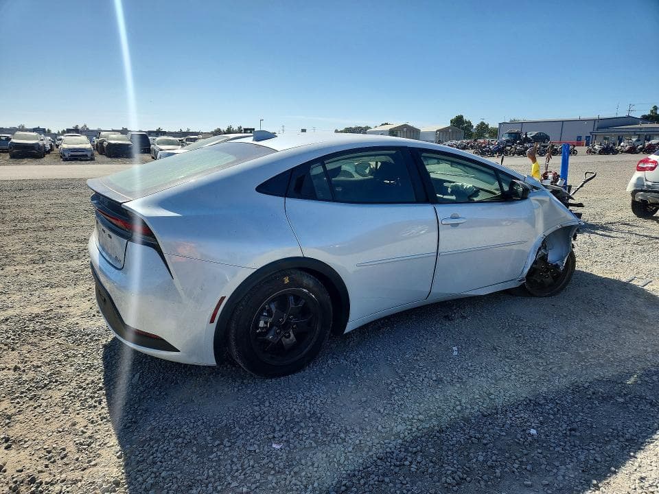 2024 TOYOTA PRIUS LE 3