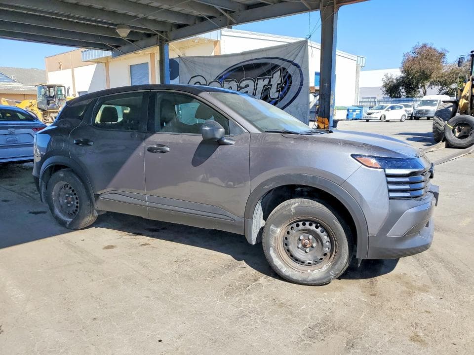2025 NISSAN KICKS S 4
