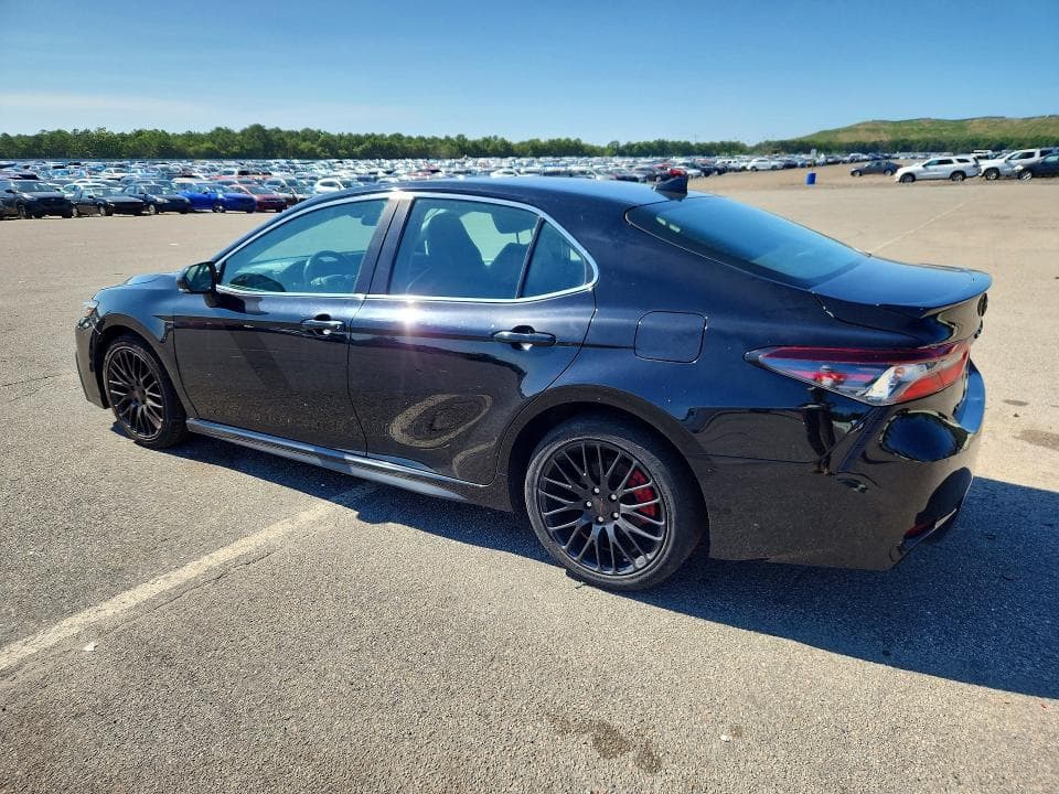 2022 TOYOTA CAMRY SE 2