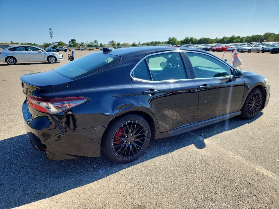 2022 TOYOTA CAMRY SE 3