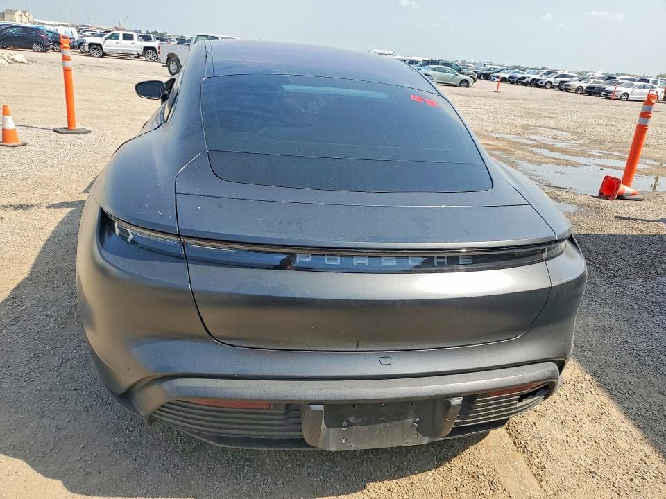 2020 PORSCHE TAYCAN 4S 6