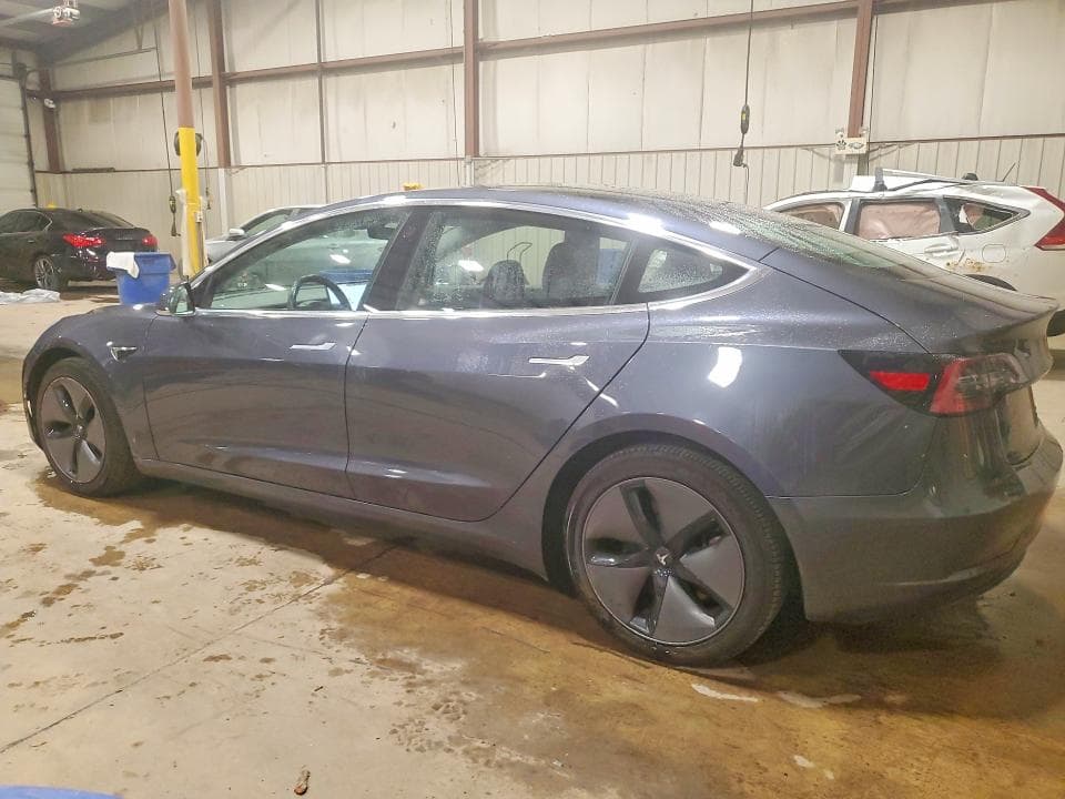2018 TESLA MODEL 3 2
