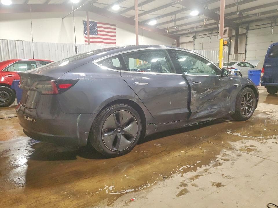 2018 TESLA MODEL 3 3