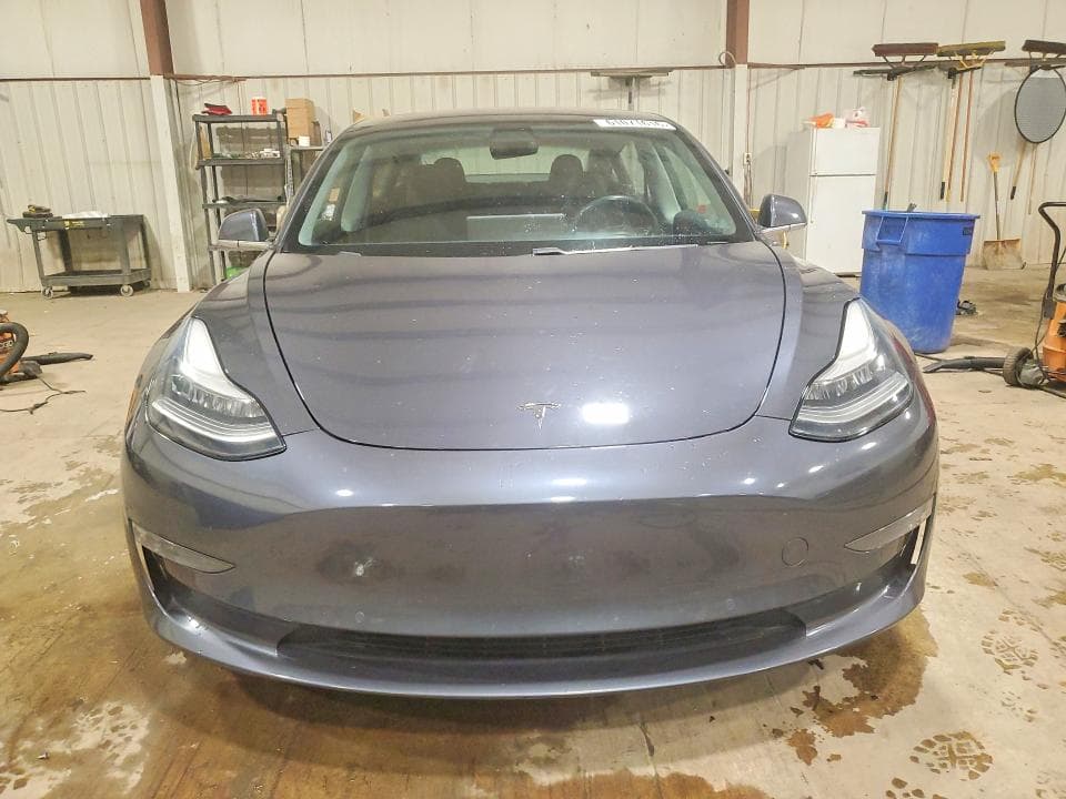 2018 TESLA MODEL 3 5