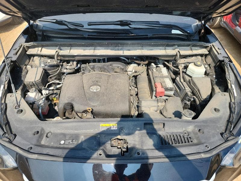 2021 TOYOTA HIGHLANDER L L 11