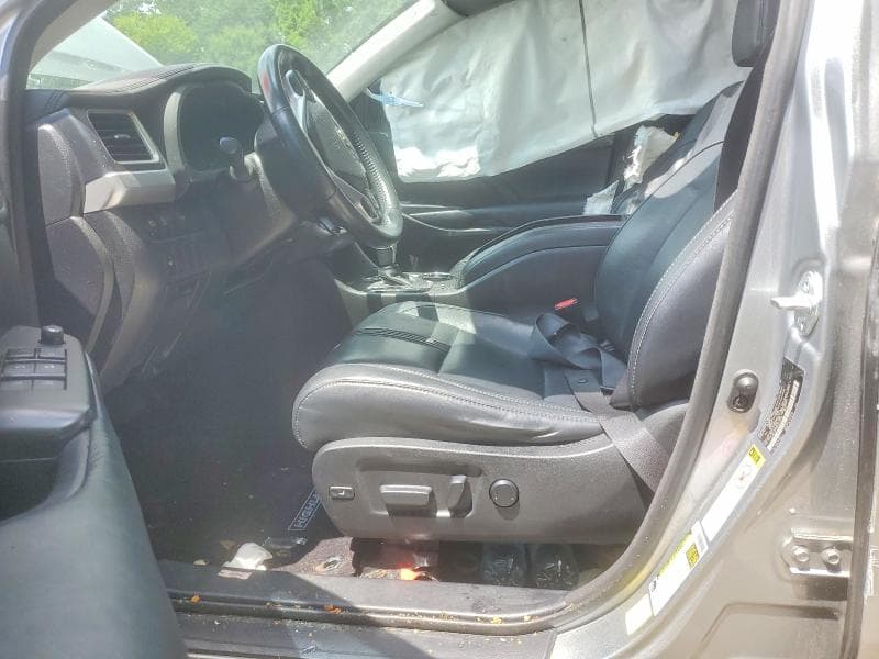 2017 TOYOTA HIGHLANDER SE 7