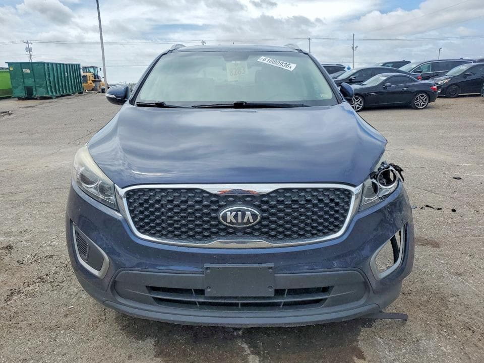 2017 KIA SORENTO LX V6 5