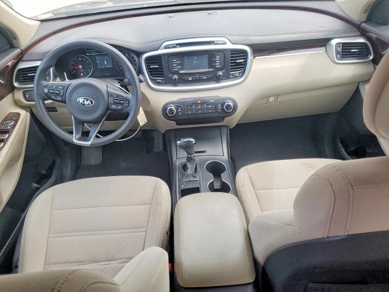 2017 KIA SORENTO LX V6 8