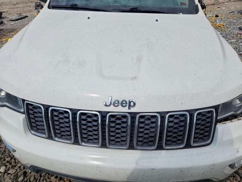 2020 JEEP GRAND CHEROKEE LAREDO 12