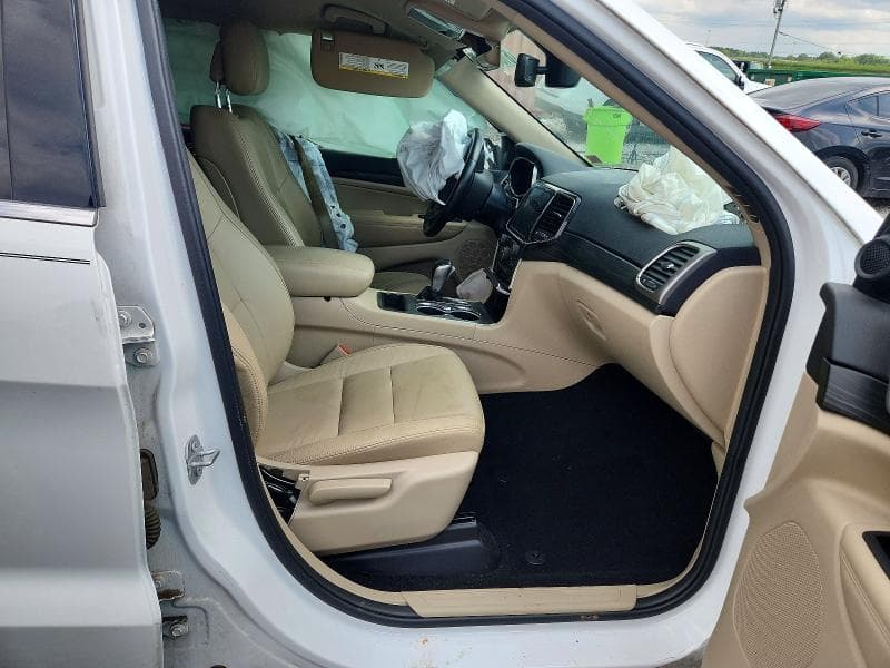 2020 JEEP GRAND CHEROKEE LAREDO 7